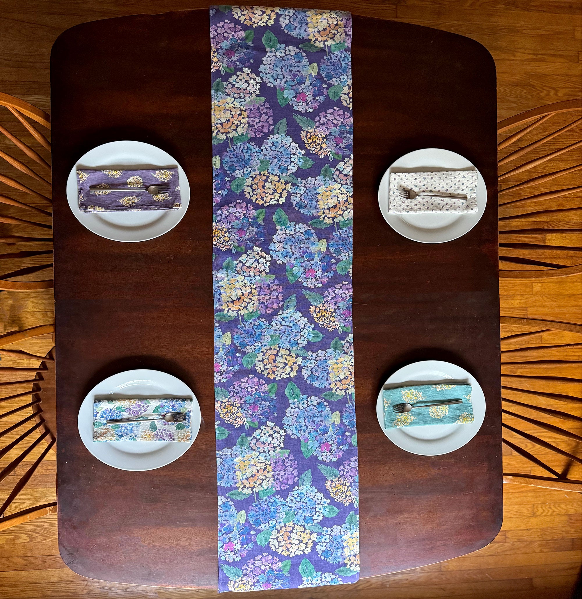 Endless Hydrangea Table Runner