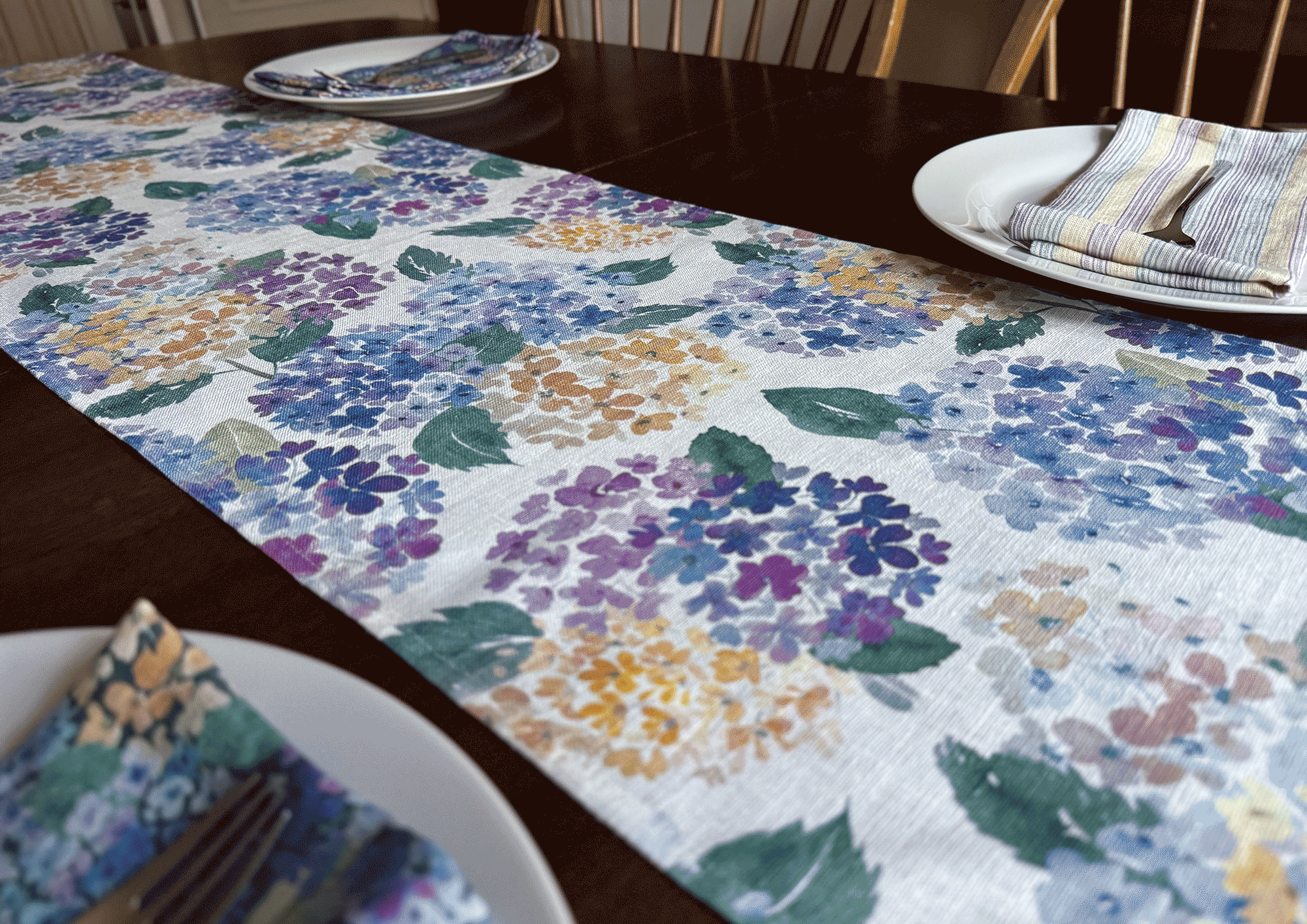 Endless Hydrangea Table Runner